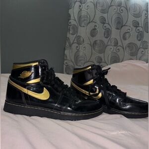 Black and Gold Jordan 1s In Very Good Condition